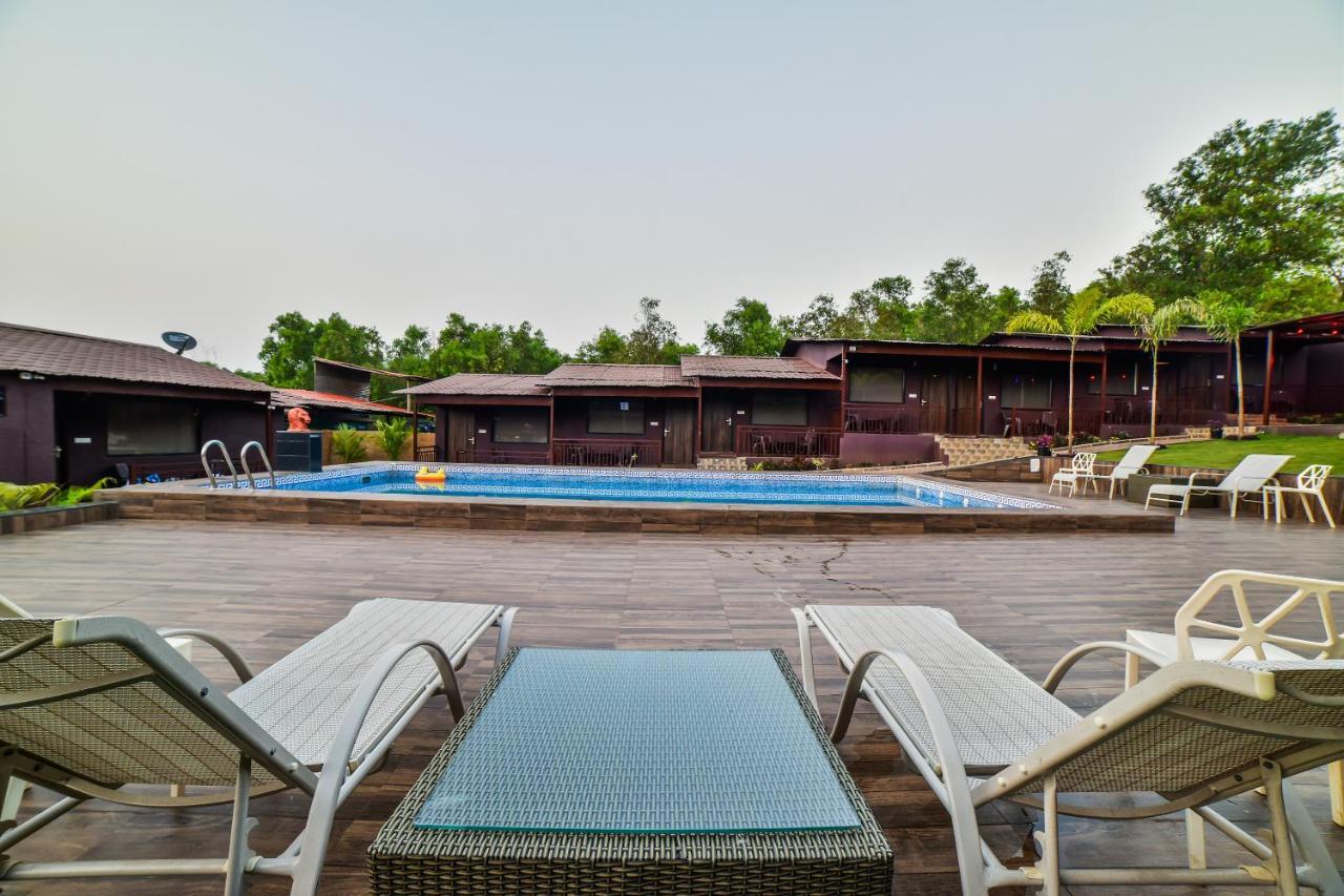 Capital O 18910 La Gracia Resort Morjim Exterior photo