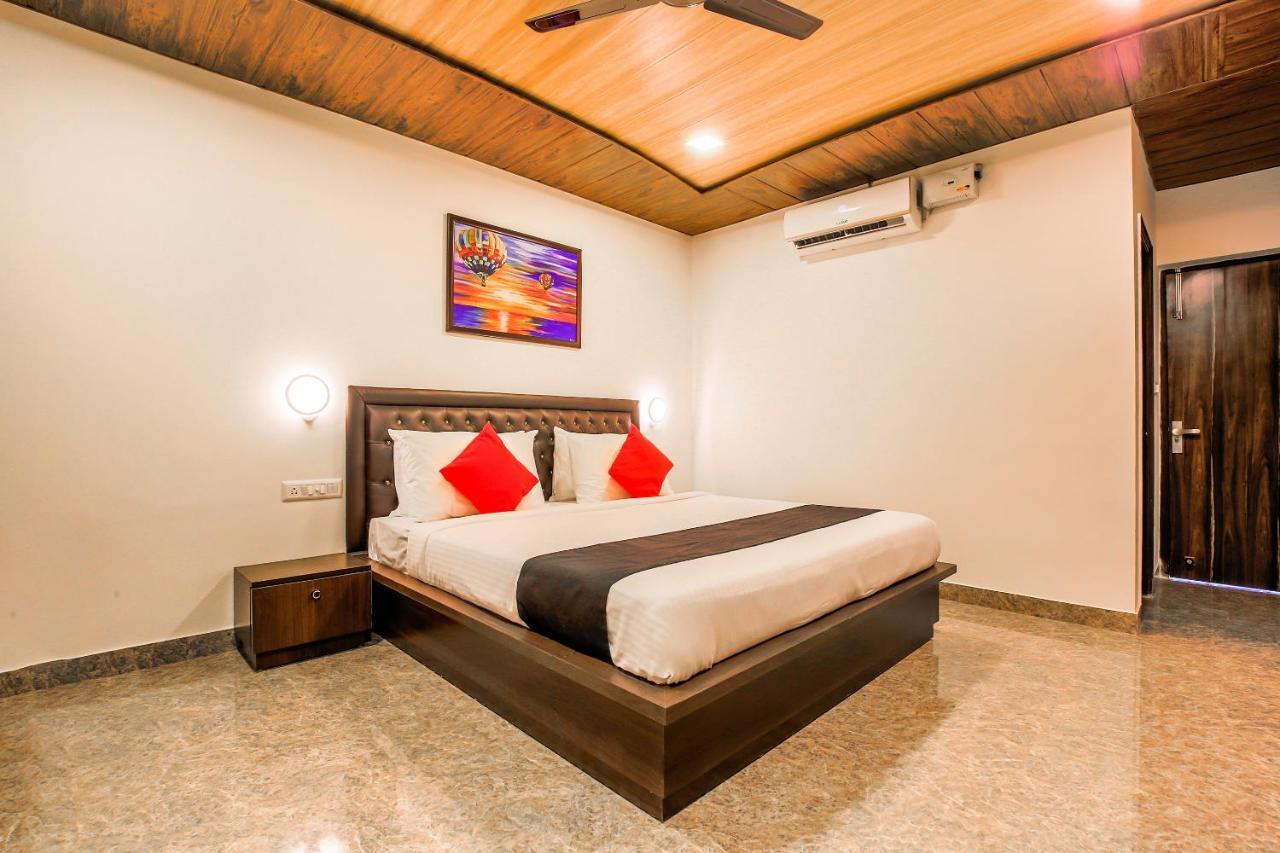 Capital O 18910 La Gracia Resort Morjim Exterior photo